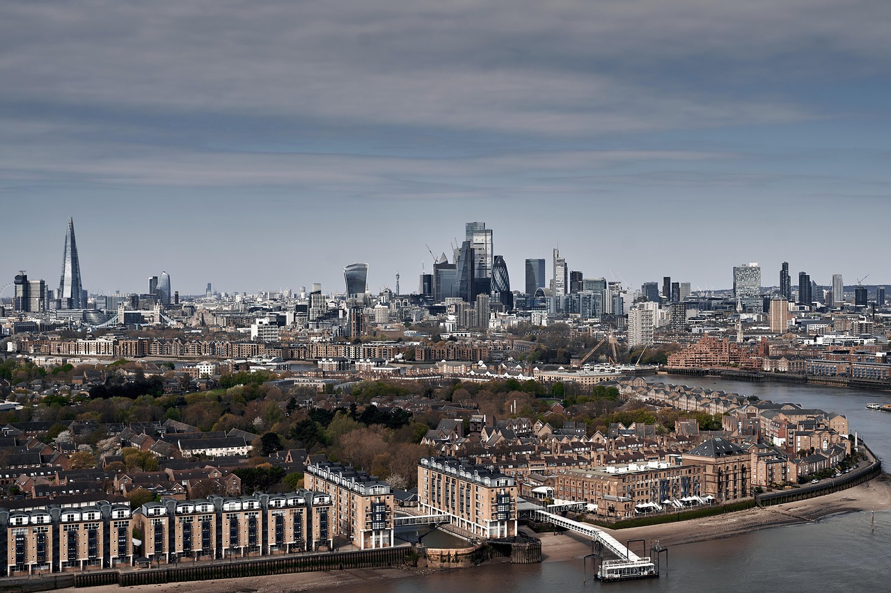 ロンドン市場の日本時間における取引時間はいつですか？