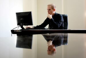 FXデュアルモニターでトレード効率を上げる方法は？